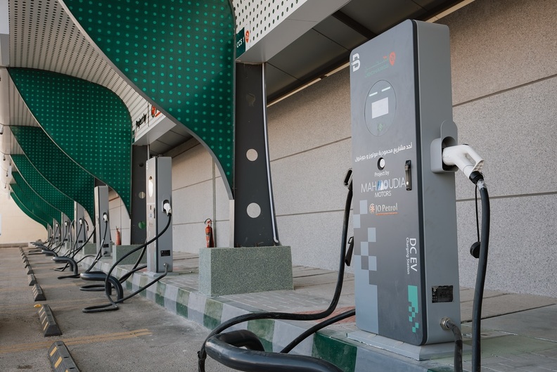 أول محطة شحن كهربائية متكاملة في العقبة JoCharge